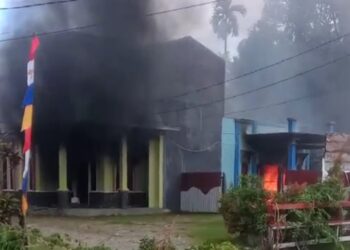 Protes Pengumuman PPPK, Bakar Kantor BKPSDM Manokwari Selatan