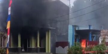 Protes Pengumuman PPPK, Bakar Kantor BKPSDM Manokwari Selatan