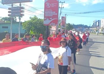 Manokwari Pecahkan Rekor Dunia Muri Pembentangan Bendera Merah Putih 