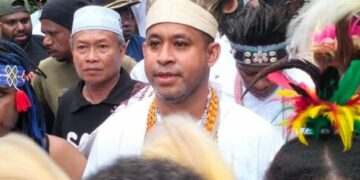 Yo-Join Disambut dan Diarak Ribuan Pendukungnya Di Bintuni