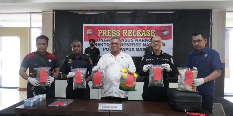 Tas Koper Berisikan Ganja 2,8 Kilogram Dari Jayapura Berhasil Disita